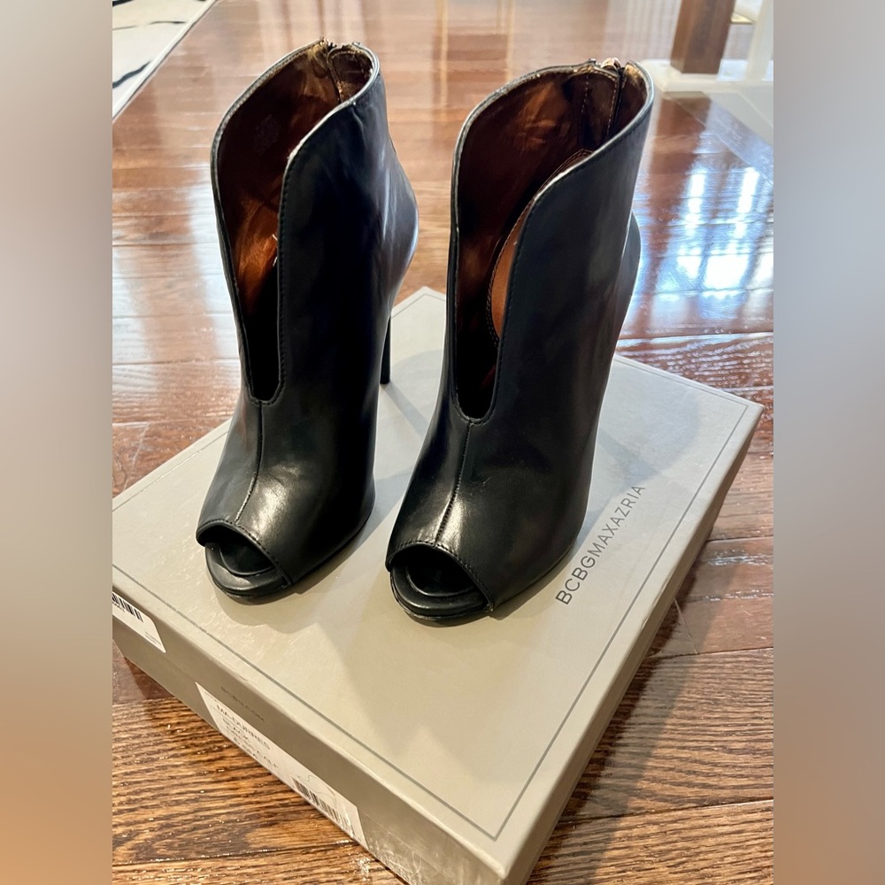 BCBGMaxAzria Duress Black Open Toe Shoes
